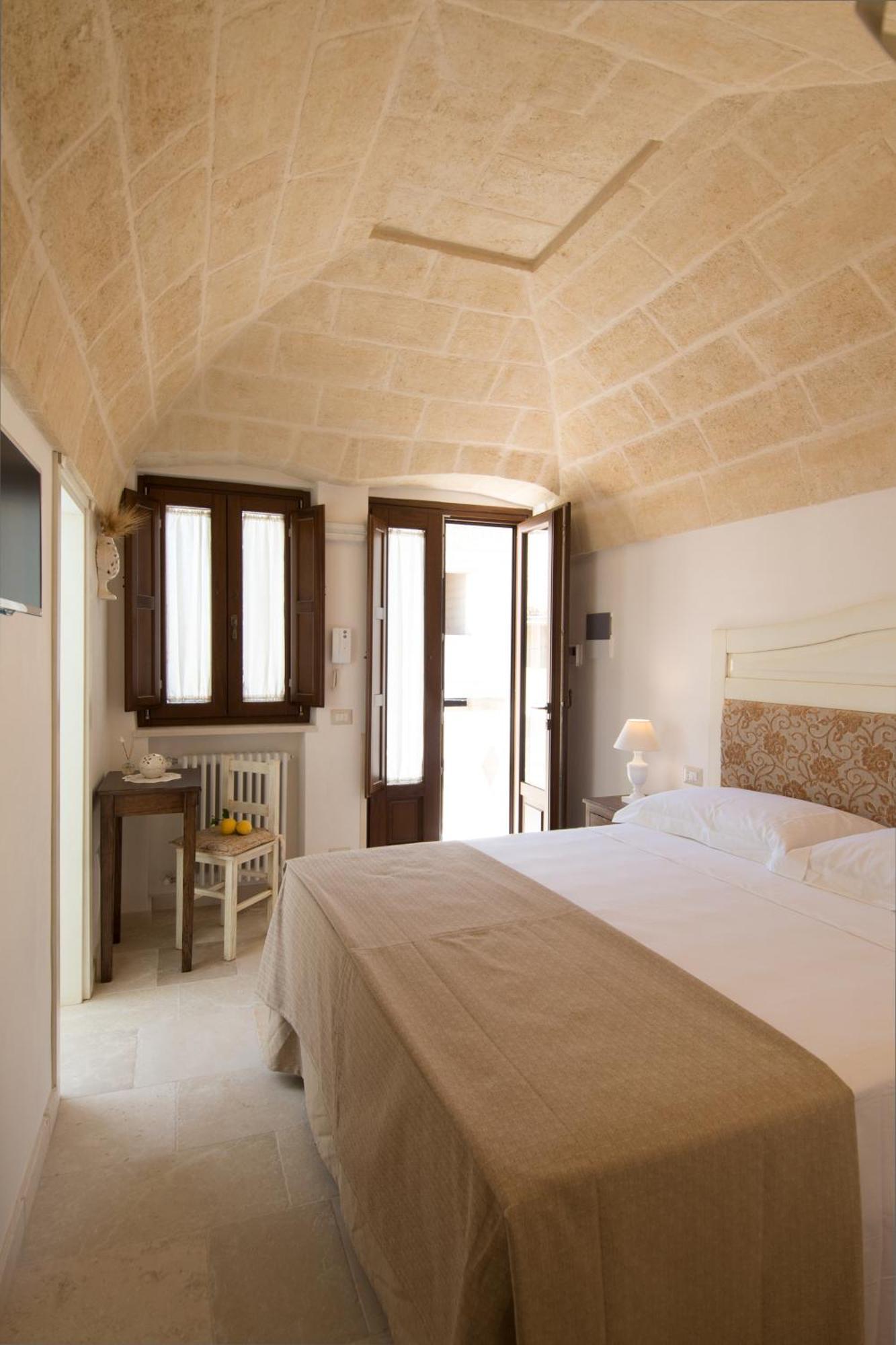 Antica Via Roma B&B E Relax Montalbano  Buitenkant foto