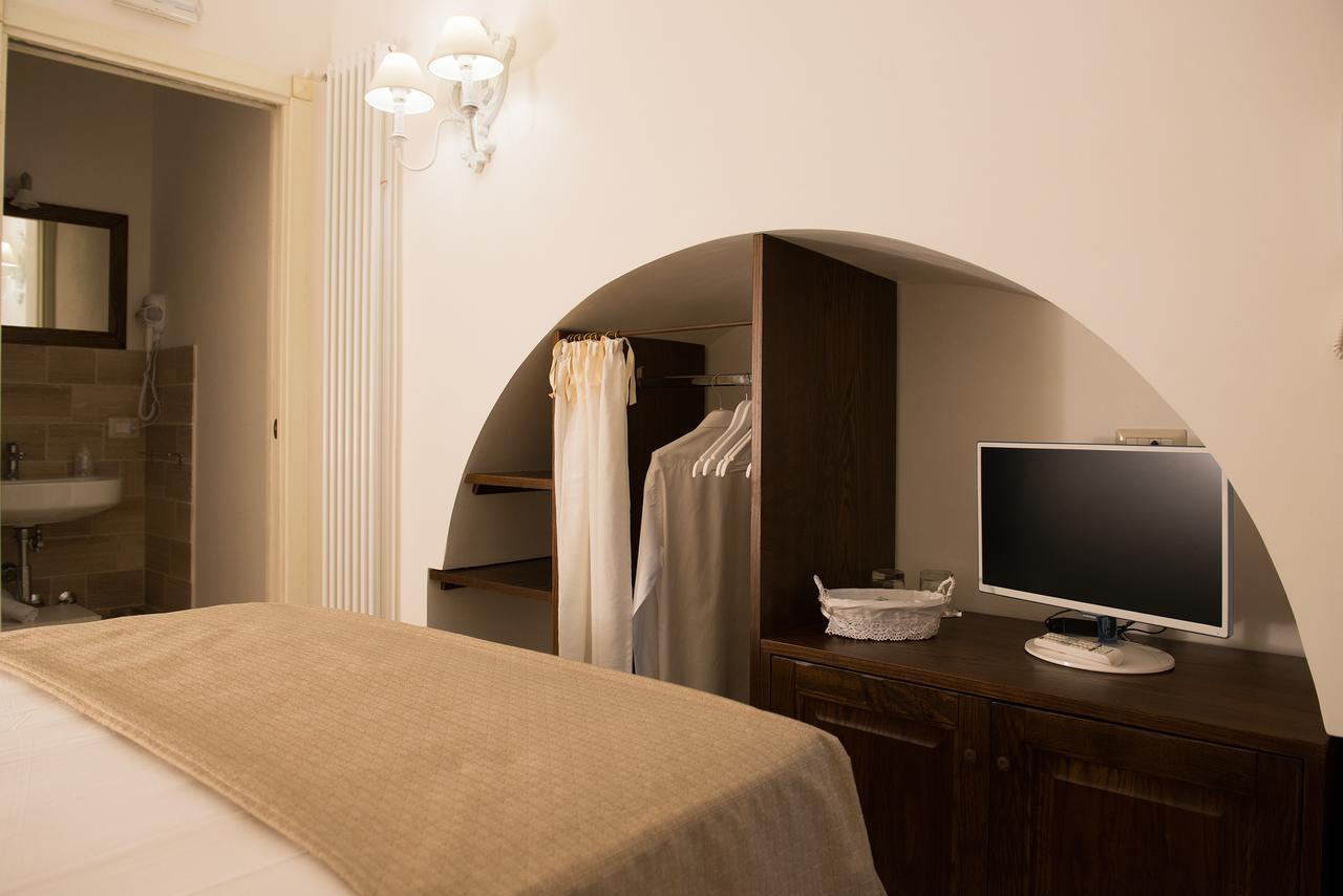 Antica Via Roma B&B E Relax Montalbano  Buitenkant foto